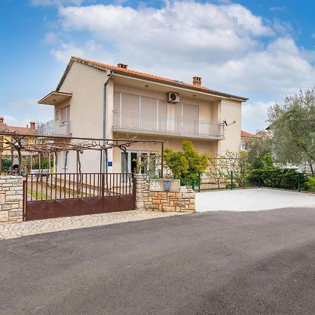 Lovely Apartment In Fazana With Kitchen מראה חיצוני תמונה